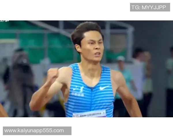 郭艾伦挑战极限负重深蹲成绩惊人20个获满分引发媒体热议