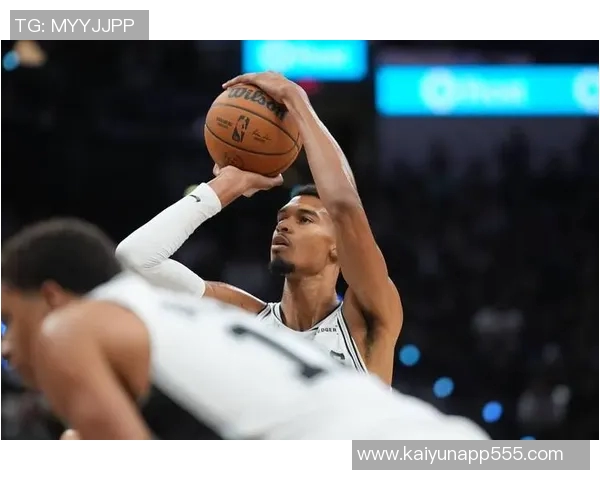 卡斯尔状态低迷表现不佳9投1中仅得5分三分球全失罚球命中率不足五成