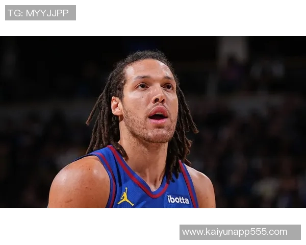 阿隆戈登新纹身惊艳亮相双黑臂环引发球迷热议