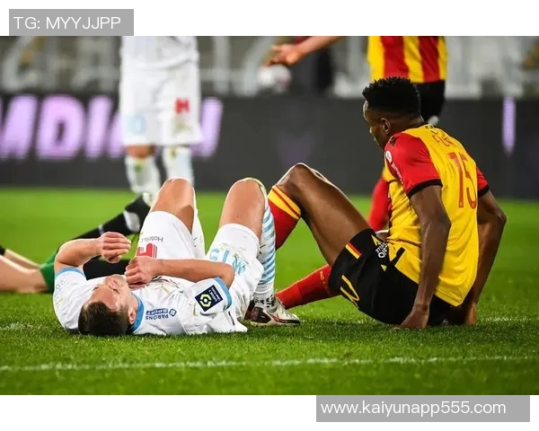 法媒报道杜埃伤缺几周巴黎期待年底前复出