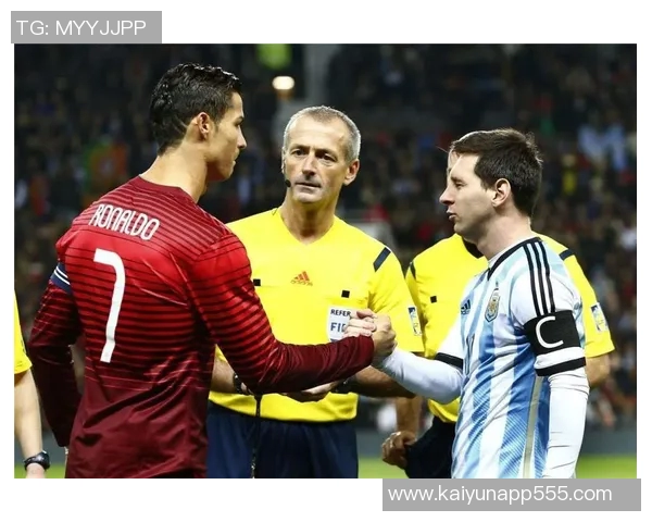 阿根廷足协主席与梅西德保罗重聚合影分享喜悦时刻