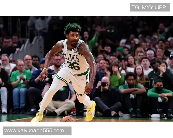 斯玛特强调球队应专注于回防而非向裁判抱怨以提升比赛表现 斯玛特强调球队应专注于回防而非向裁判抱怨以提升比赛表现