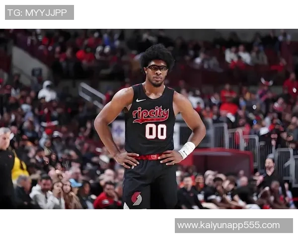 八村塁绝杀前里夫斯强攻扳平比分回防怒喷裁判展现巨星气质